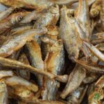 Peces de agua dulce deshidratados para animales